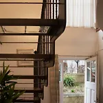 King\'S Gate Apartment