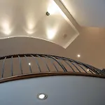 King\'S Gate Apartment