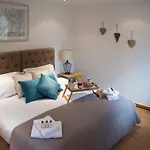 King\'S Gate Apartment