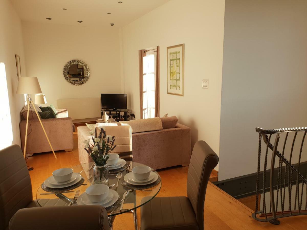 King's Gate Apartment Reading